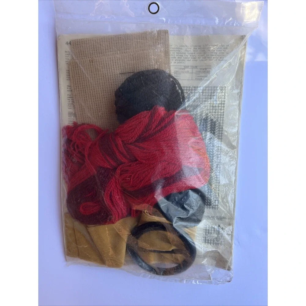 VTG 70s Bucilla Needlepoint 
